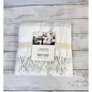 Linden Street Sage Table Throw
